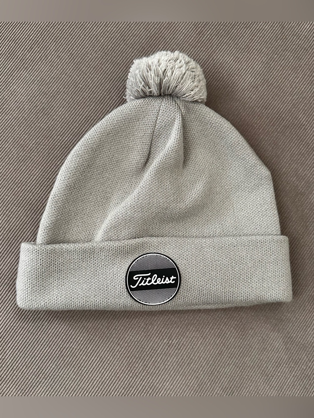 Titleist Hat Beanie Mens One Size Gray Lined Thermal Pom Pom Rubber Patch
